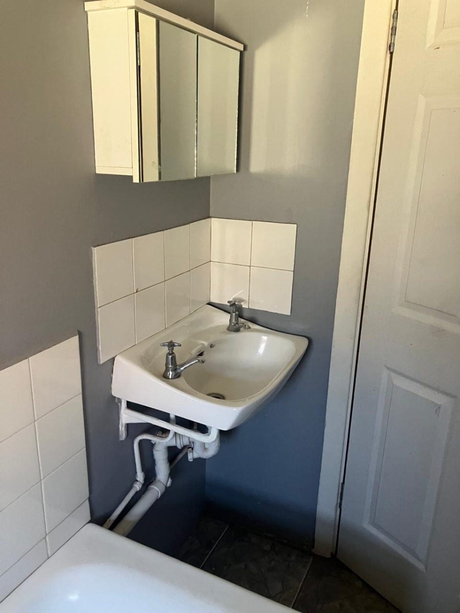 To Let 3 Bedroom Property for Rent in Retief Eastern Cape